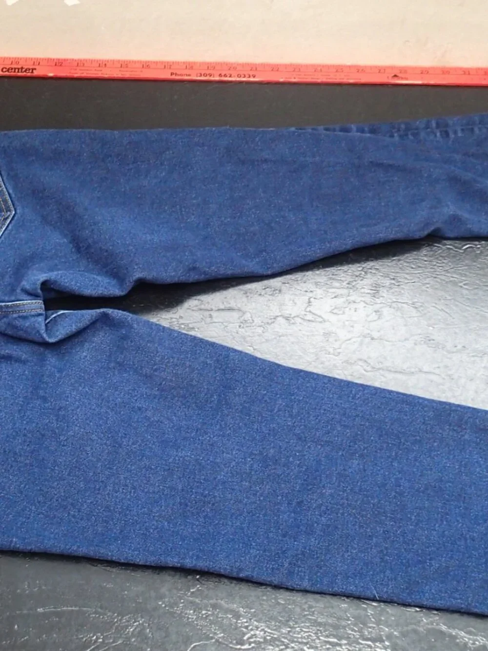 Men's Straight Leg Jeans Size 30 x 32